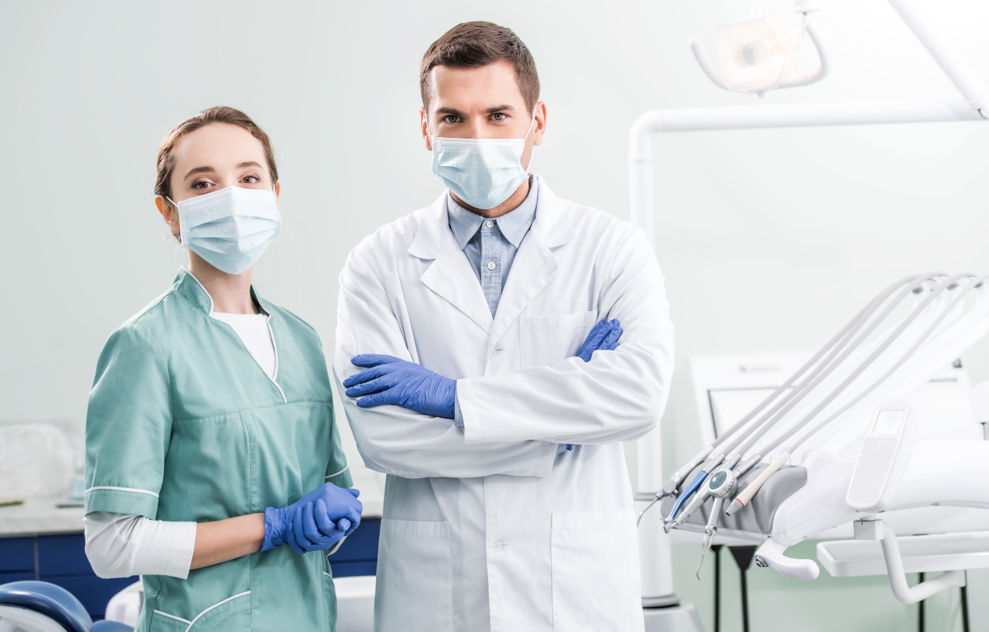 What are the Differences between a Dentist and Dental Hygienist?