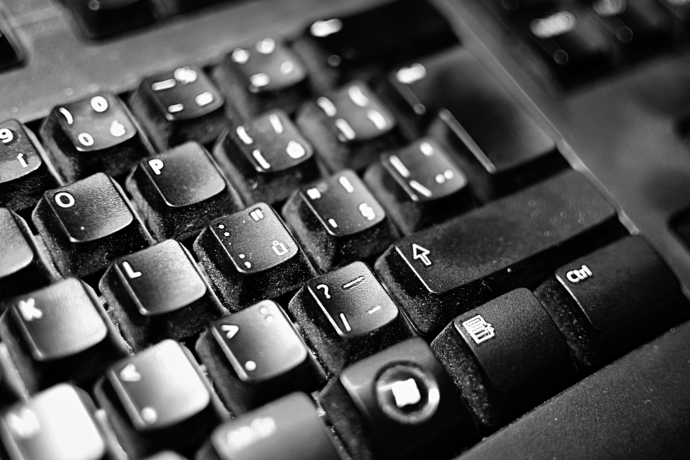 Keyboard with dust between the keys